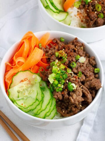 Close up shot of beef teriyaki bowl.